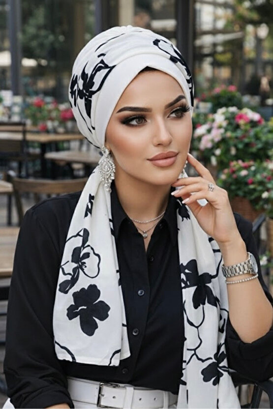 Beyaz Siyah Yaprak Desen Fularlı Bone