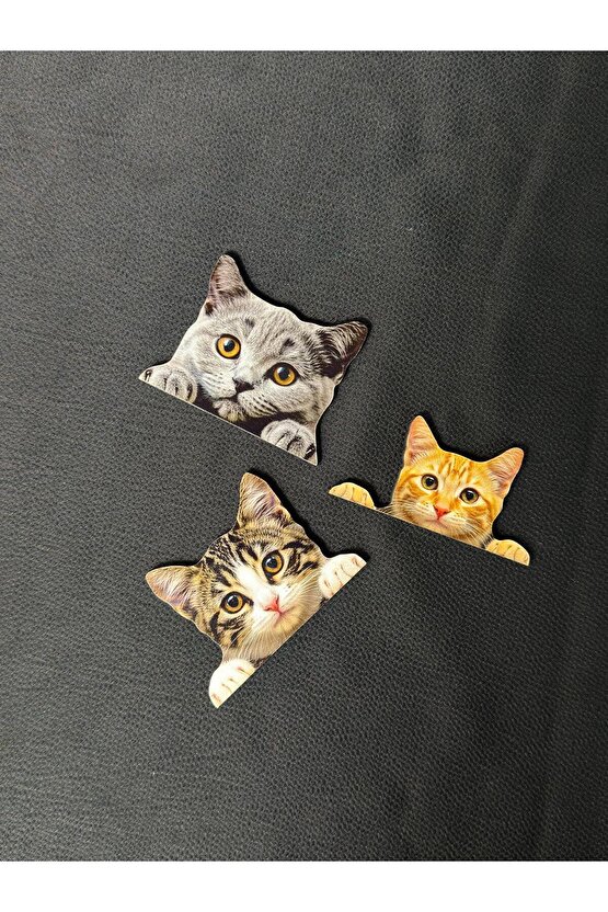 Üçlü Sevimli Kedi Figürlü Priz Üstü Süs - Dekoratif Aksesuar