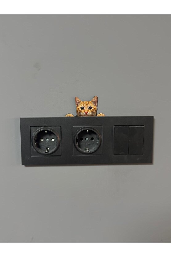 Üçlü Sevimli Kedi Figürlü Priz Üstü Süs - Dekoratif Aksesuar