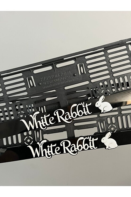 White Rabbit Uyumlu  Temalı Araç Plakalığı - Şık ve Dayanıklı Tasarım