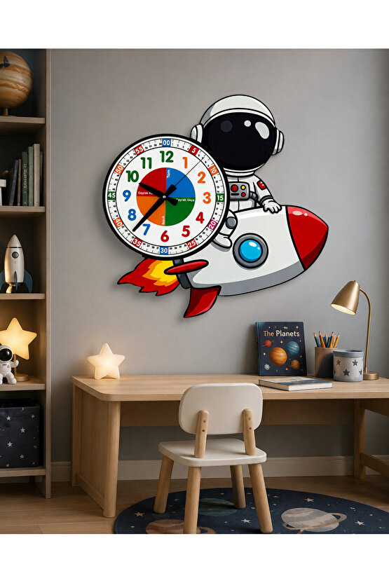 Sevimli Astronot Montessori Çocuk Odası Eğitici Ahşap Duvar Saati - Sessiz Mekanizma, Şık Tasarım