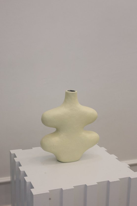 Seramik Dokulu Dekoratif Kelebek Vazo (19cm)