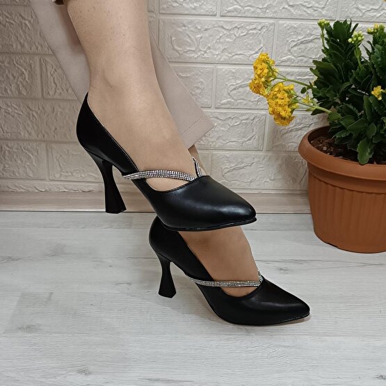 Fiyra 7023 Siyah 8cm Kadeh Topuklu Taşlı Bayan Stiletto Ayakkabı