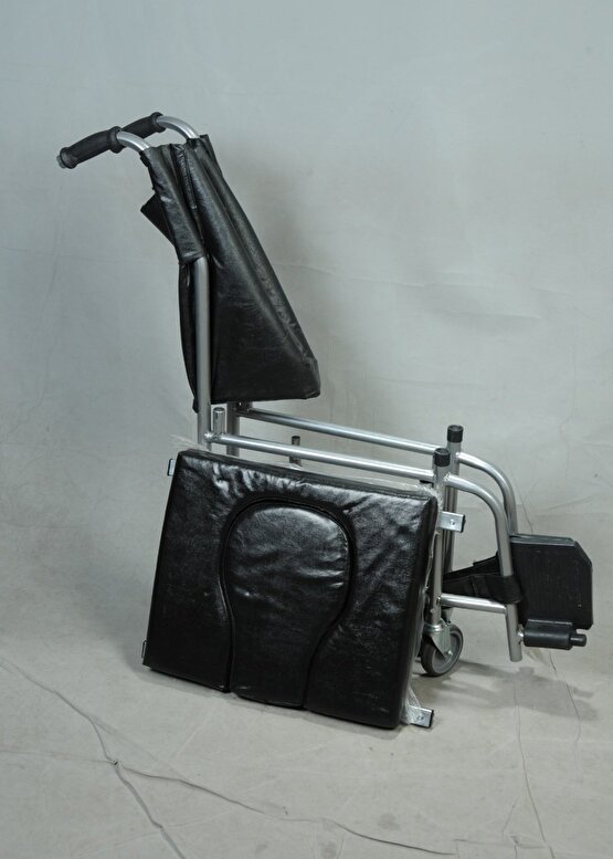 Klozete Giren Tekerlekli Sandalye
