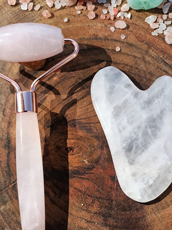 ALA AKTAR Pembe Kuvars Roller (Yüz Rulosu ) +Pembe Kuvars Gua Sha (Yüz Taşı)+Temizleme Tuzu IR11201