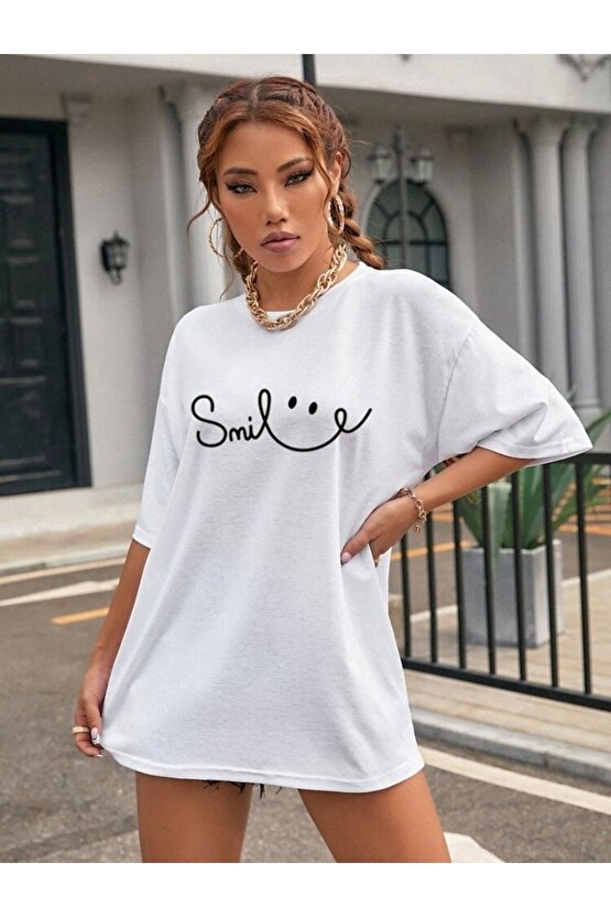 Oversize Unisex Smile Yazılı Beyaz Tshirt