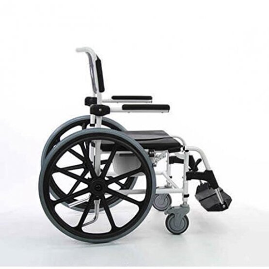 Evde Dışarda Klozete Giren Tekerlekli Sandalye