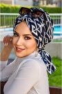 Lacivert Beyaz Geometrik Desen