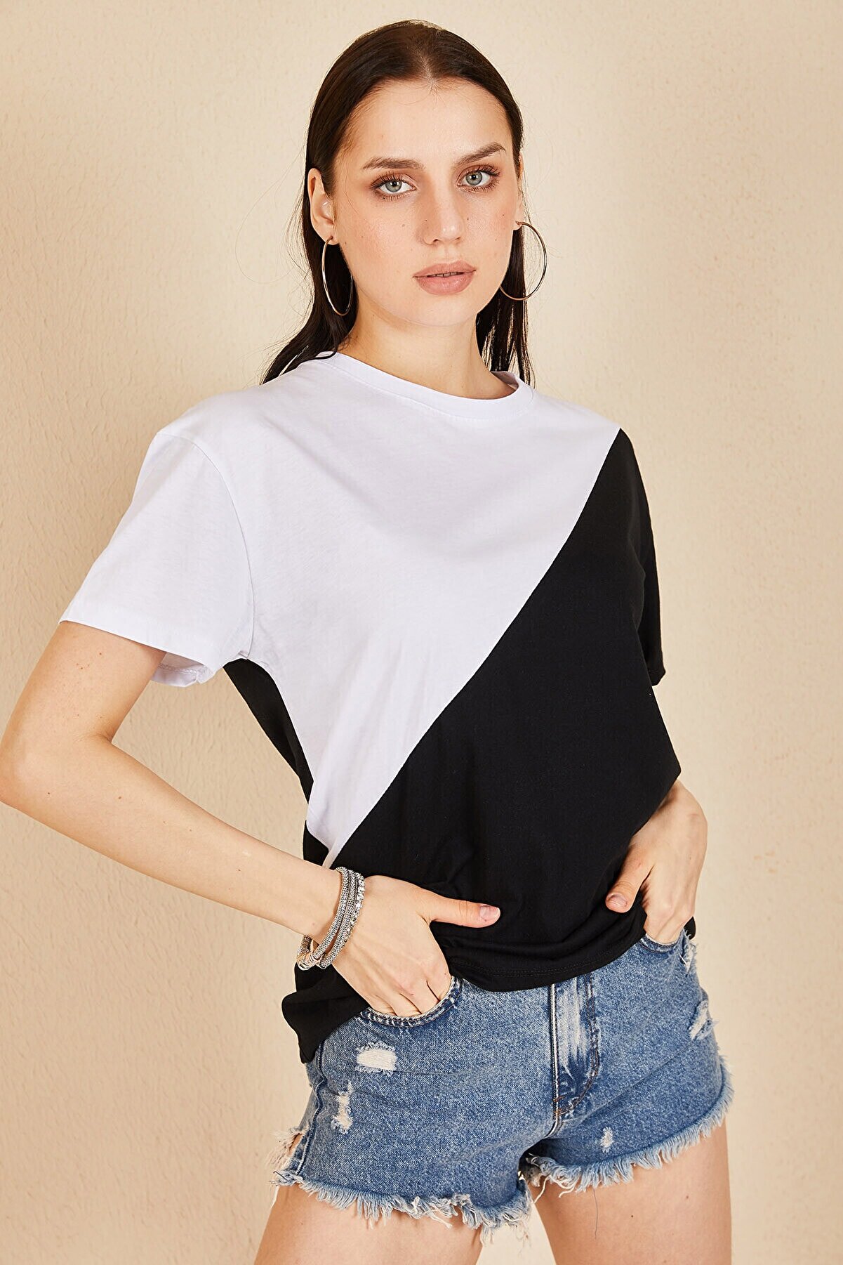 VOLT CLOTHİNG Kadın Beyaz Asimetrik Bloklu T-shirt